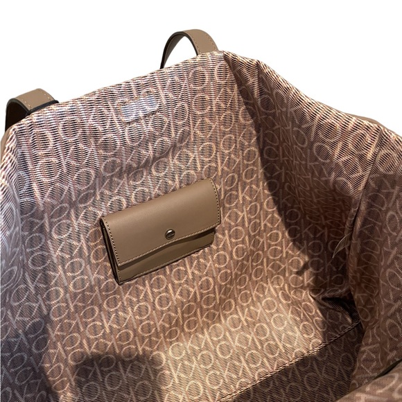 Calvin Klein Tan Tote Purse Shoulder Bag New With Tags - Picture 6 of 9